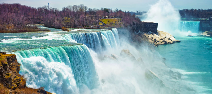 5 Reasons To Visit Niagara Falls Before Winter